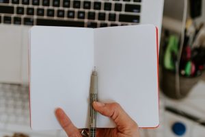 Left-Handed Knitting for Beginners: Methods and Tips