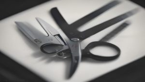 How to Choose Left-Handed Scissors: Complete Buying Guide (2026)