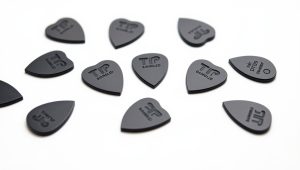 Best Left Handed Guitar Picks: Shape, Thickness Guide