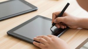Best Writing Tablets for Left-Handed Kids: Palm Rejection and Grip Compared